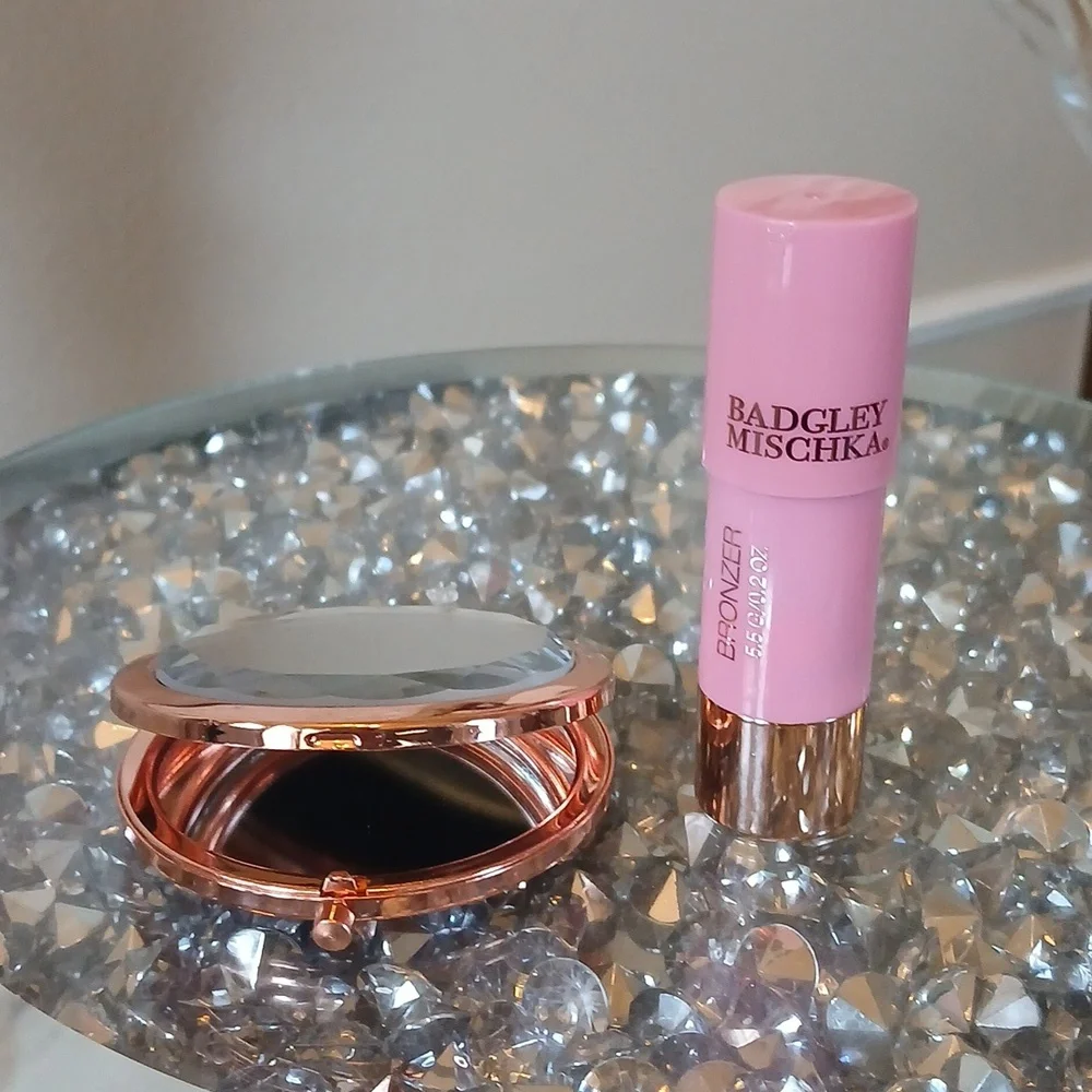New Badgley Mischka Pink Blush Stick And Rose Gold Compact Mirrow 2pc